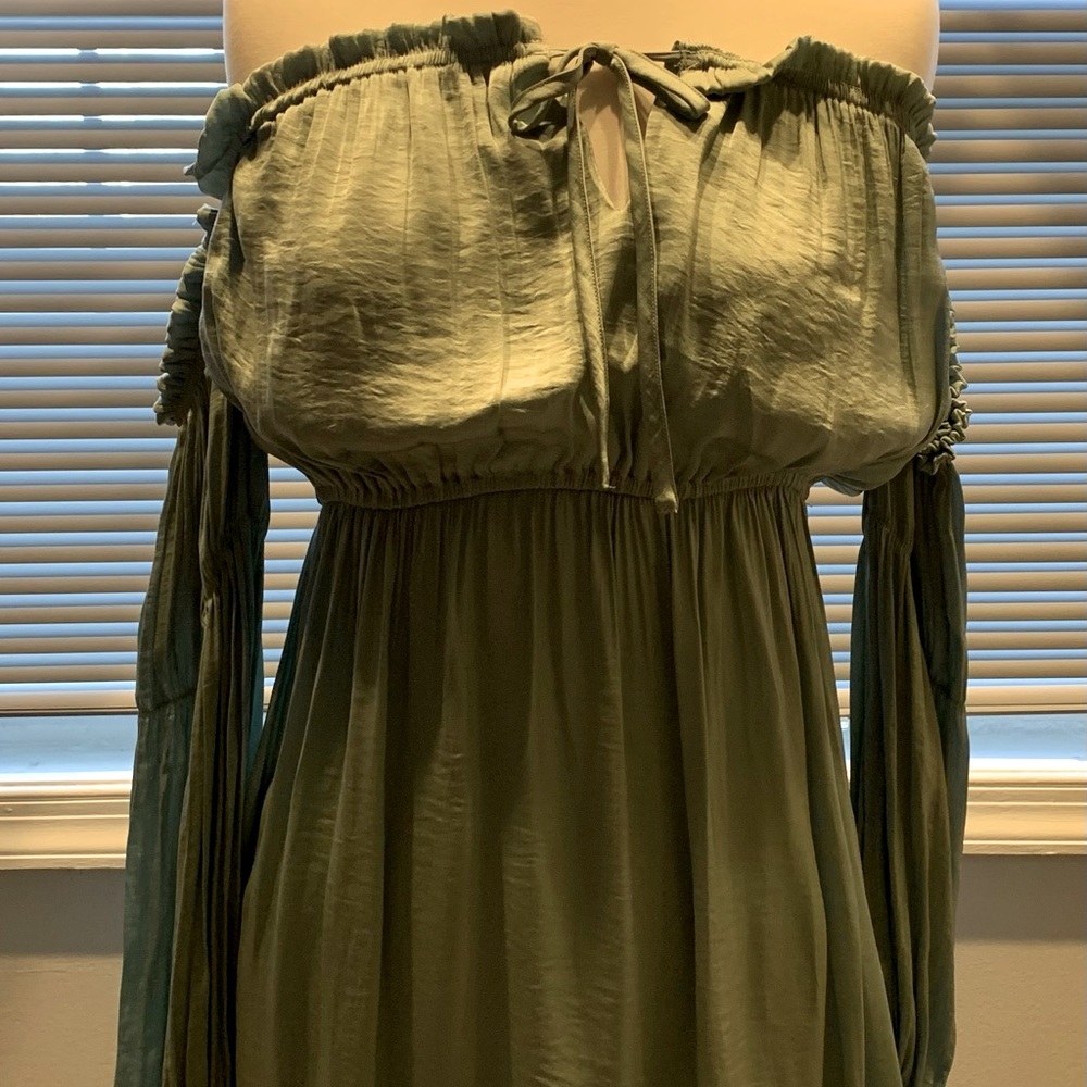 Cute Light Green Top Size Small